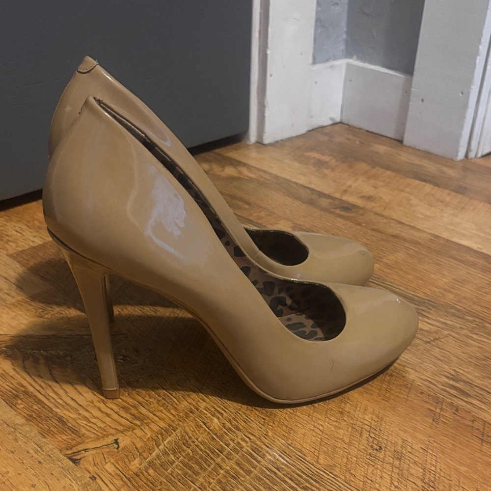 Jessica Simpson Tan Heels